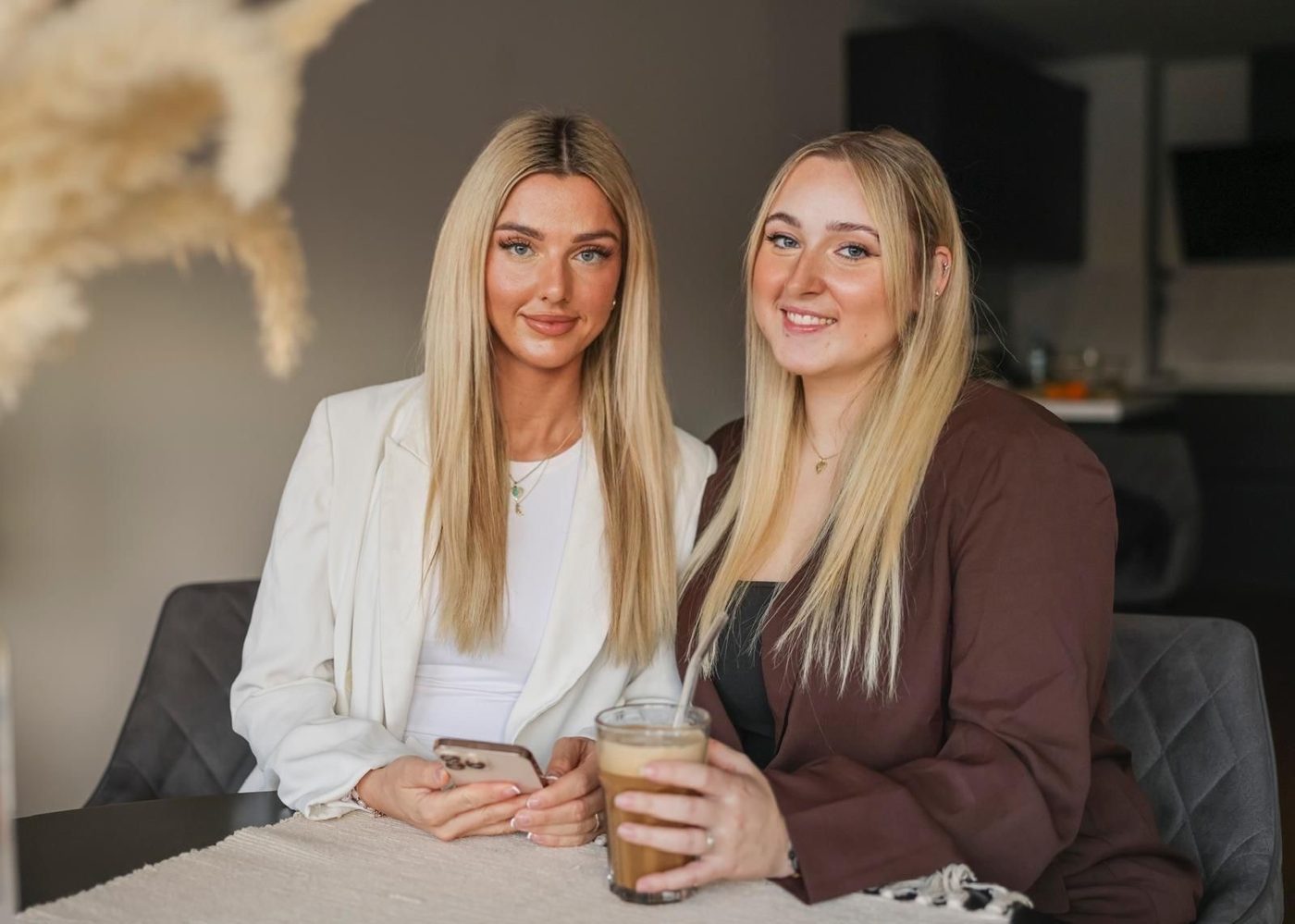Selina und Joana Landt, Gründerinnen von Golden Agency